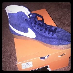 Women Nike blazer mid suede vntg